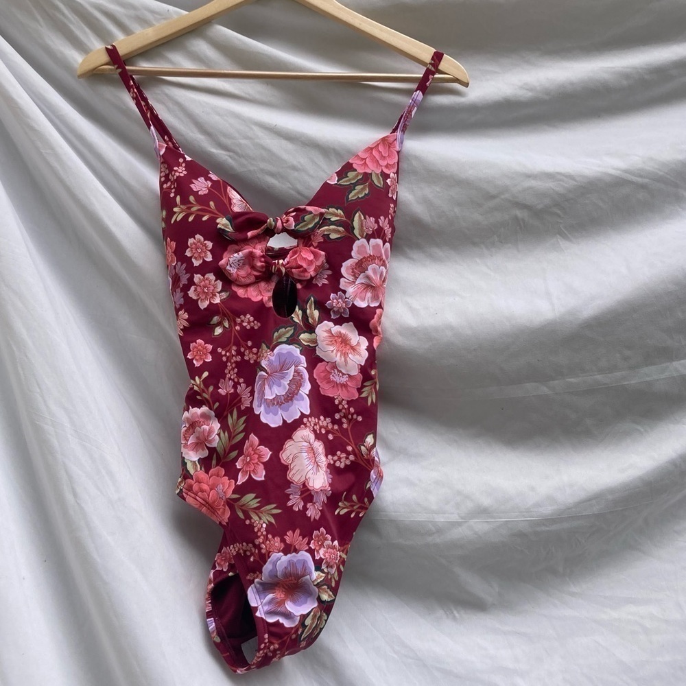 Time And Tru Nwt Floral Red And Pink Bathing Suit, Size (4-6)
